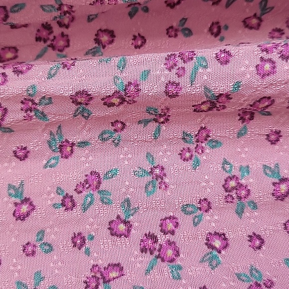 Daisy and Delilah Pink floral Cropped top - Picture 4 of 8